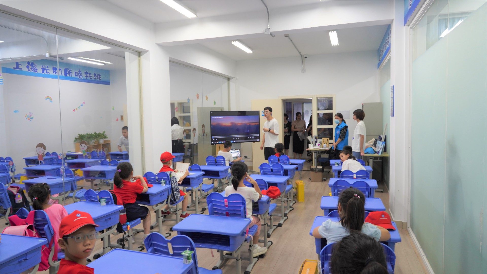 “接、吃、学”全包！上海光机所职工子女晚托班开班