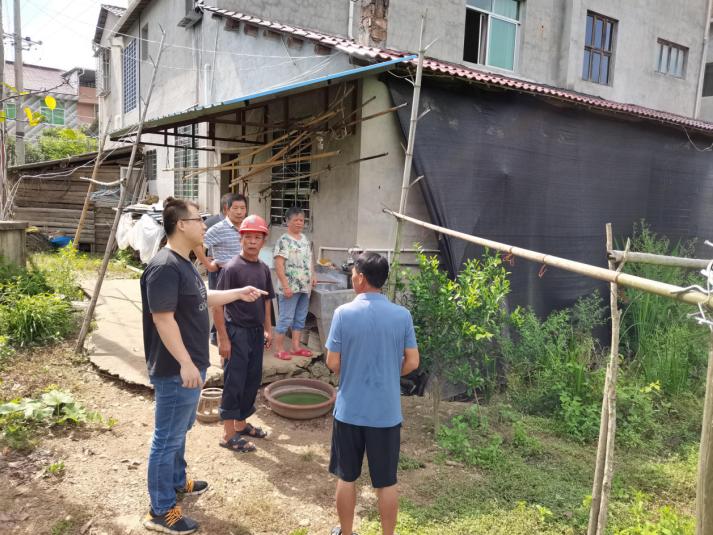 小湖司法所成功调处一起因房屋排水问题引发的邻里纠纷