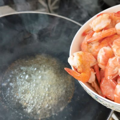 周幺姑香辣虾的家常做法,排骨香辣虾干锅的做法视频