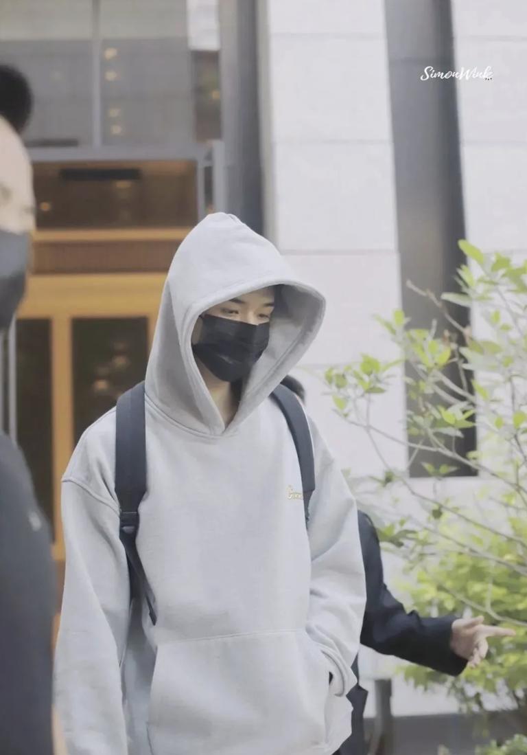 李宁时装周卫衣明星同款,网红爆款加绒卫衣明星同款