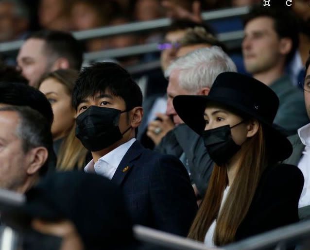 周杰伦晒昆凌照片,周杰伦晒合照大赞昆凌演技