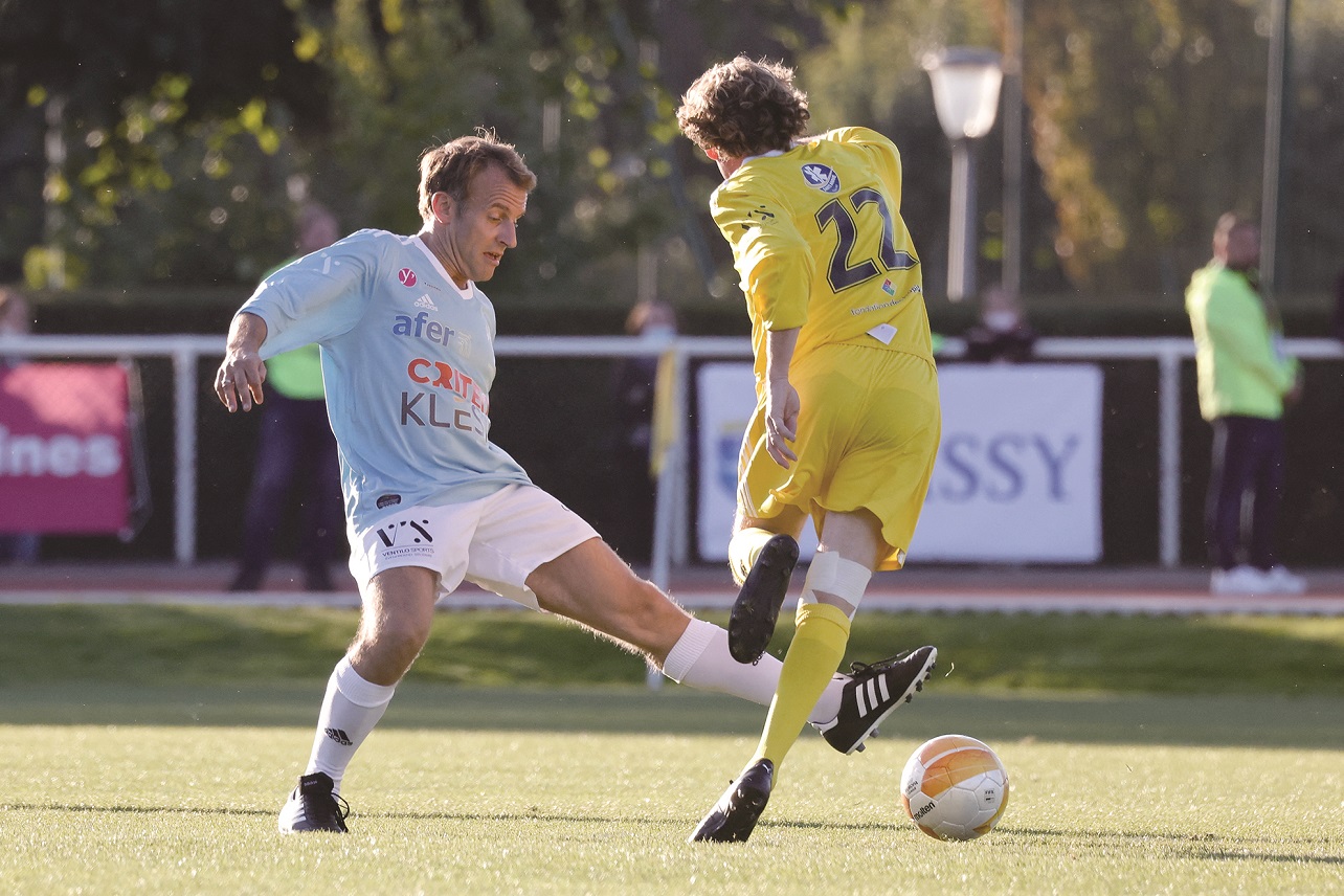 马克龙庆祝打拳,马克龙奥运会闭幕式