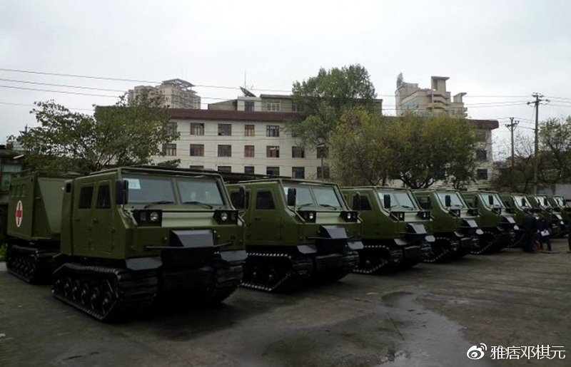 铰接式履带全地形车,中国最新款蟒式履带军用全地形车