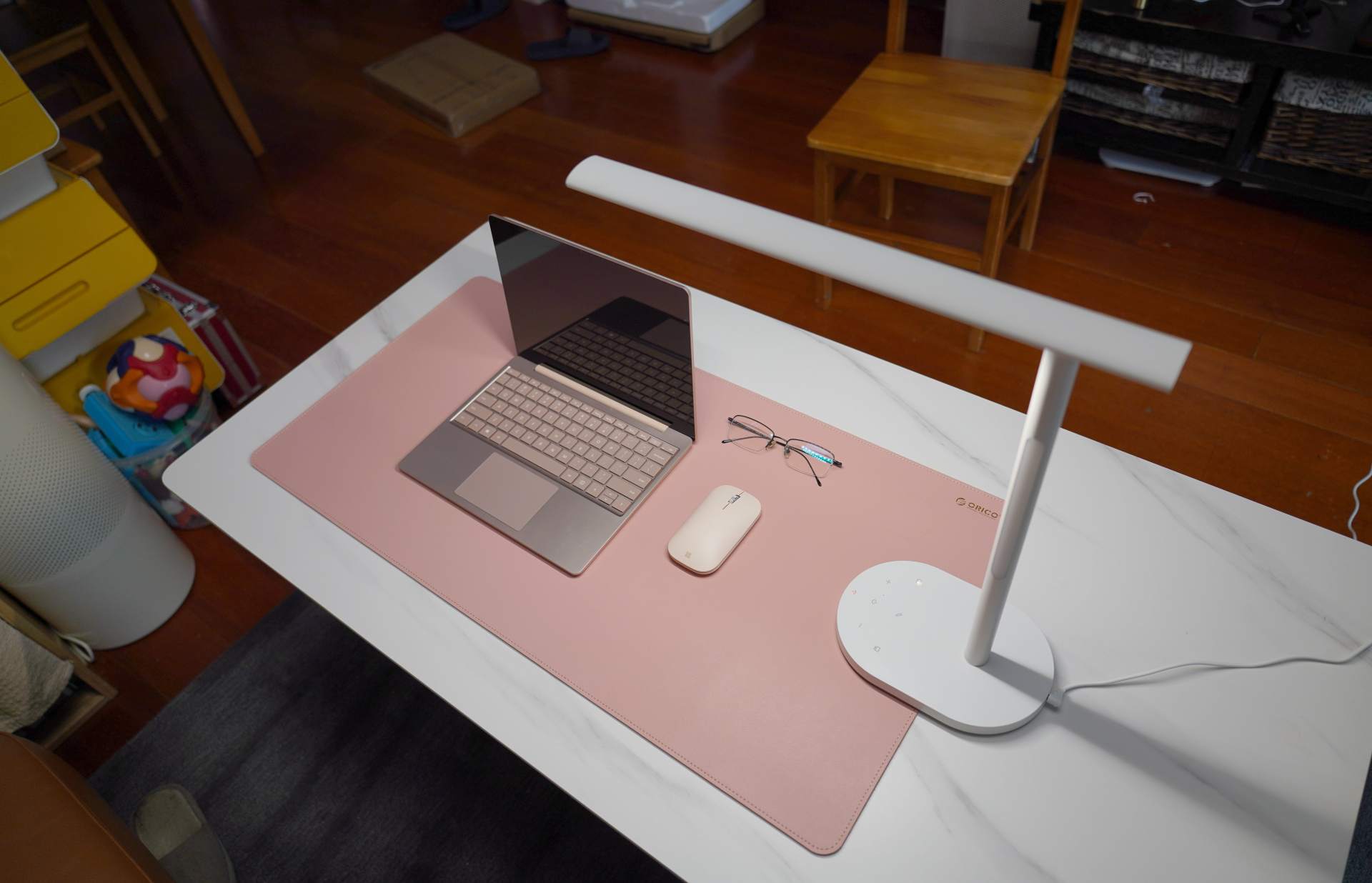 护眼台灯台式和落地款如何选,高性价比护眼台灯选择