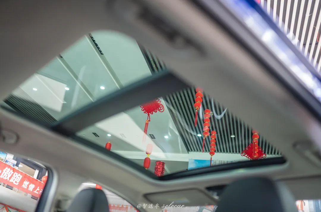 起亚k52014款2.0latluxury,全新起亚k5的盛世美颜你get到了吗