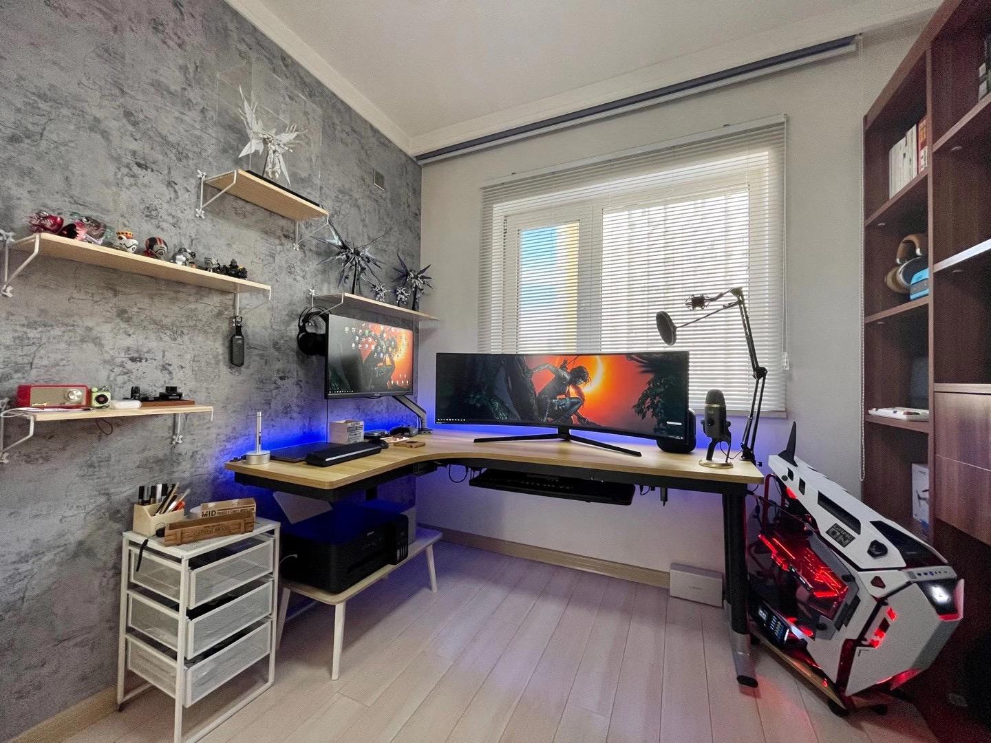 入门的曲面带鱼屏显示器推荐,40寸曲面屏显示器和带鱼屏