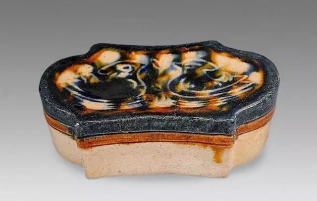 古代人为什么睡那么硬的瓷枕,古人睡觉真的都用瓷枕吗