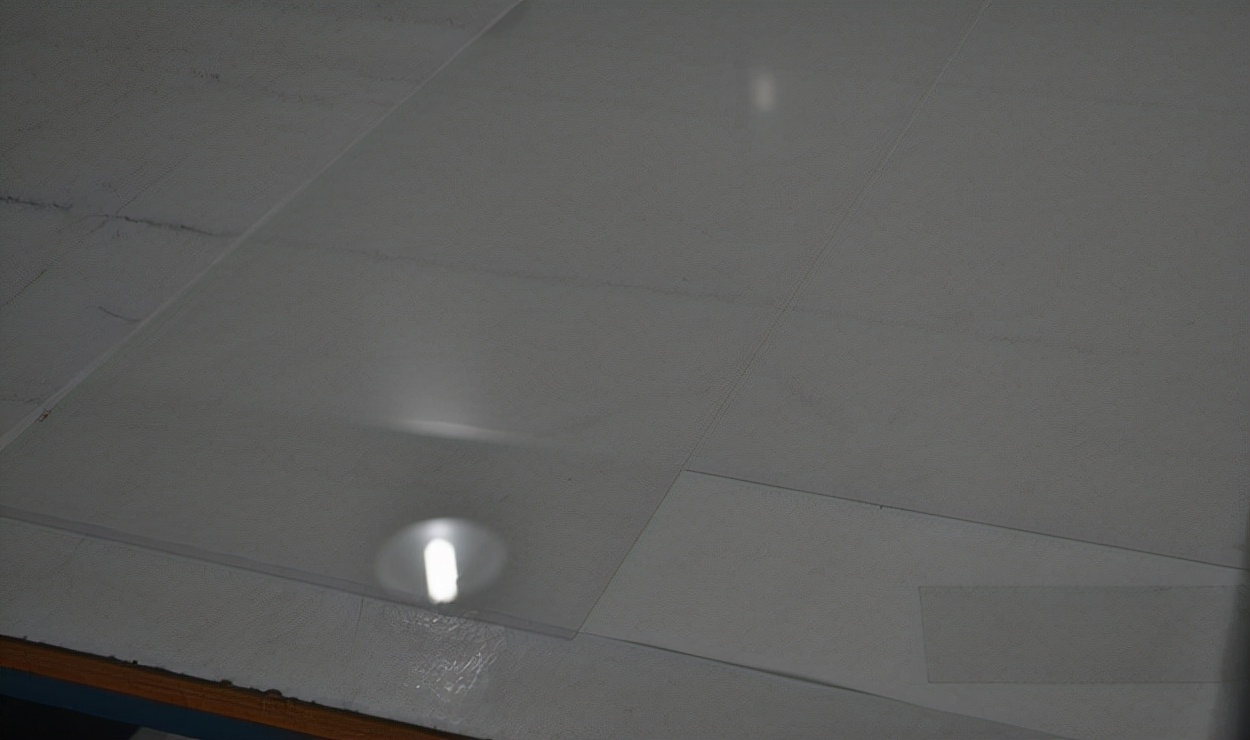 钢化膜是怎样炼成的？iPhone13钢化膜有什么优点和提升？