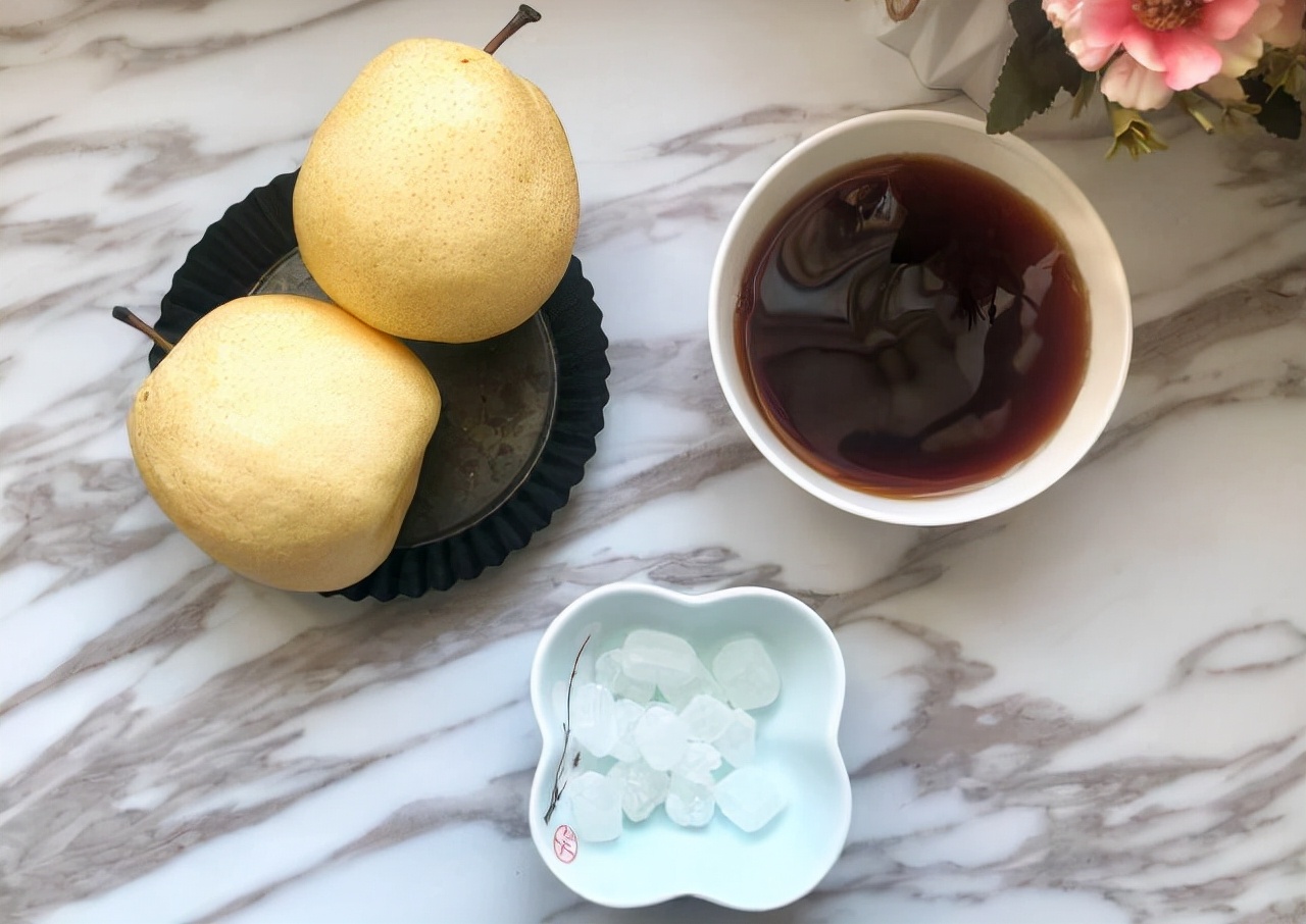 红酒雪梨秋天可以做吗,冰糖红酒雪梨的正确做法