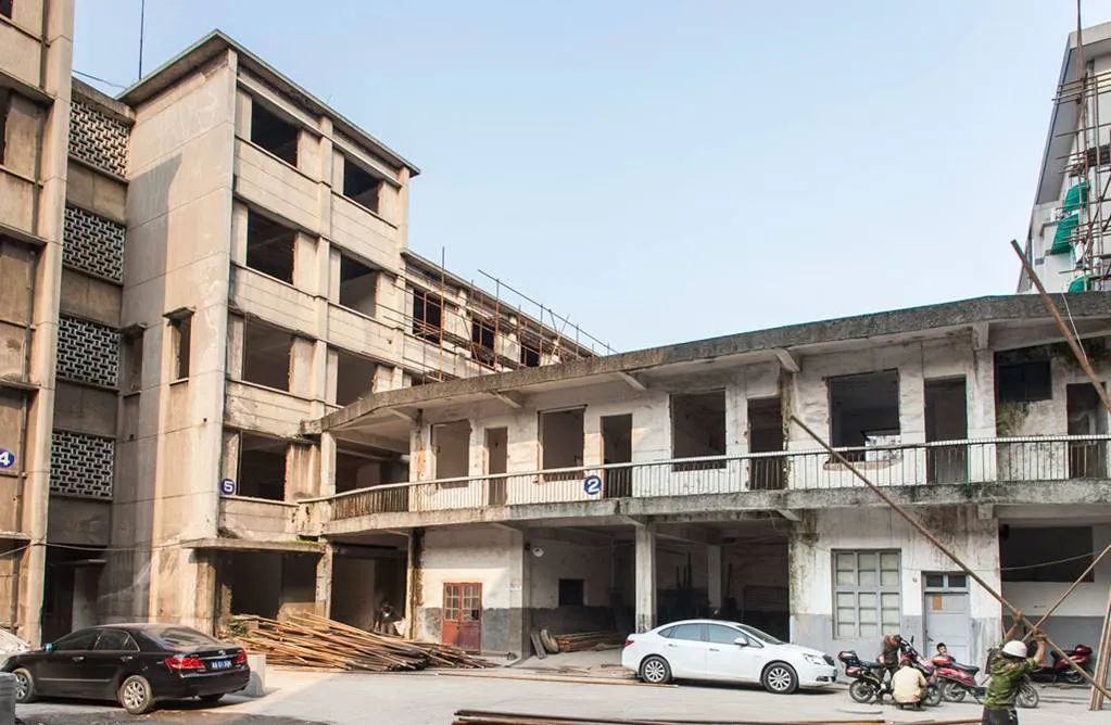 锦和商业上市成功但风险犹存：二房东是如何成为城市更新第一股的