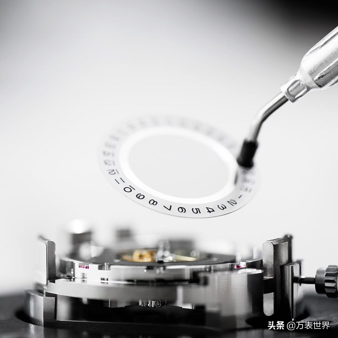 百达翡丽专卖店能直接买的表,百达翡丽是不是会员才能买表