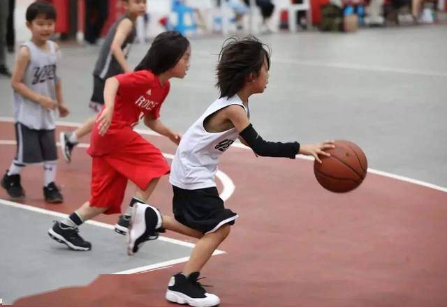 孩子运动能力差选什么兴趣特长,孩子喜欢运动该如何培养特长