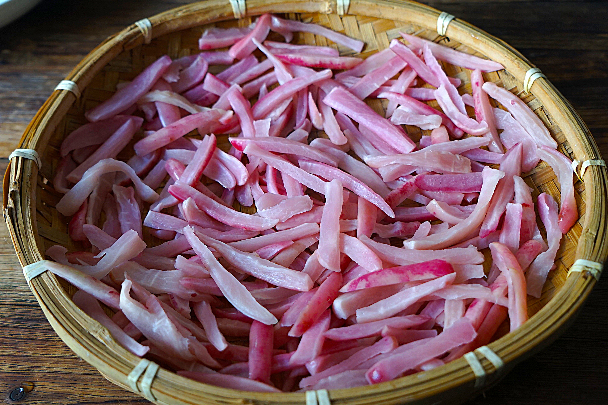 晒过的萝卜干怎么腌才好吃,萝卜干怎么腌可以直接吃又甜又香