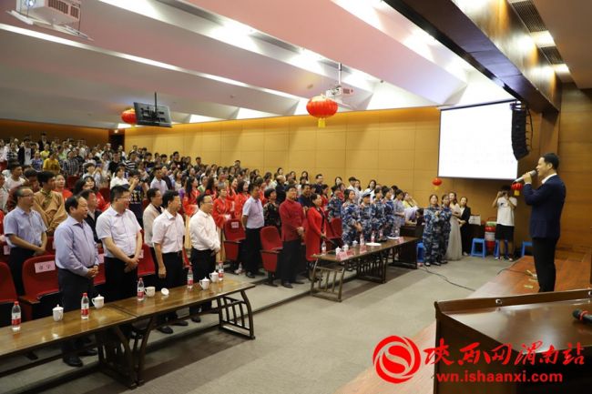 外国友人参观博物馆,渭南外国友人