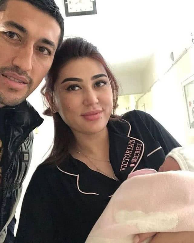 中超第一亚外喜得千金！娇妻罕见出镜，新赛季欲再获新约