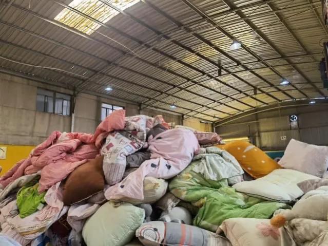 旧衣服回收加工厂前景如何,怎么开旧衣服回收门店