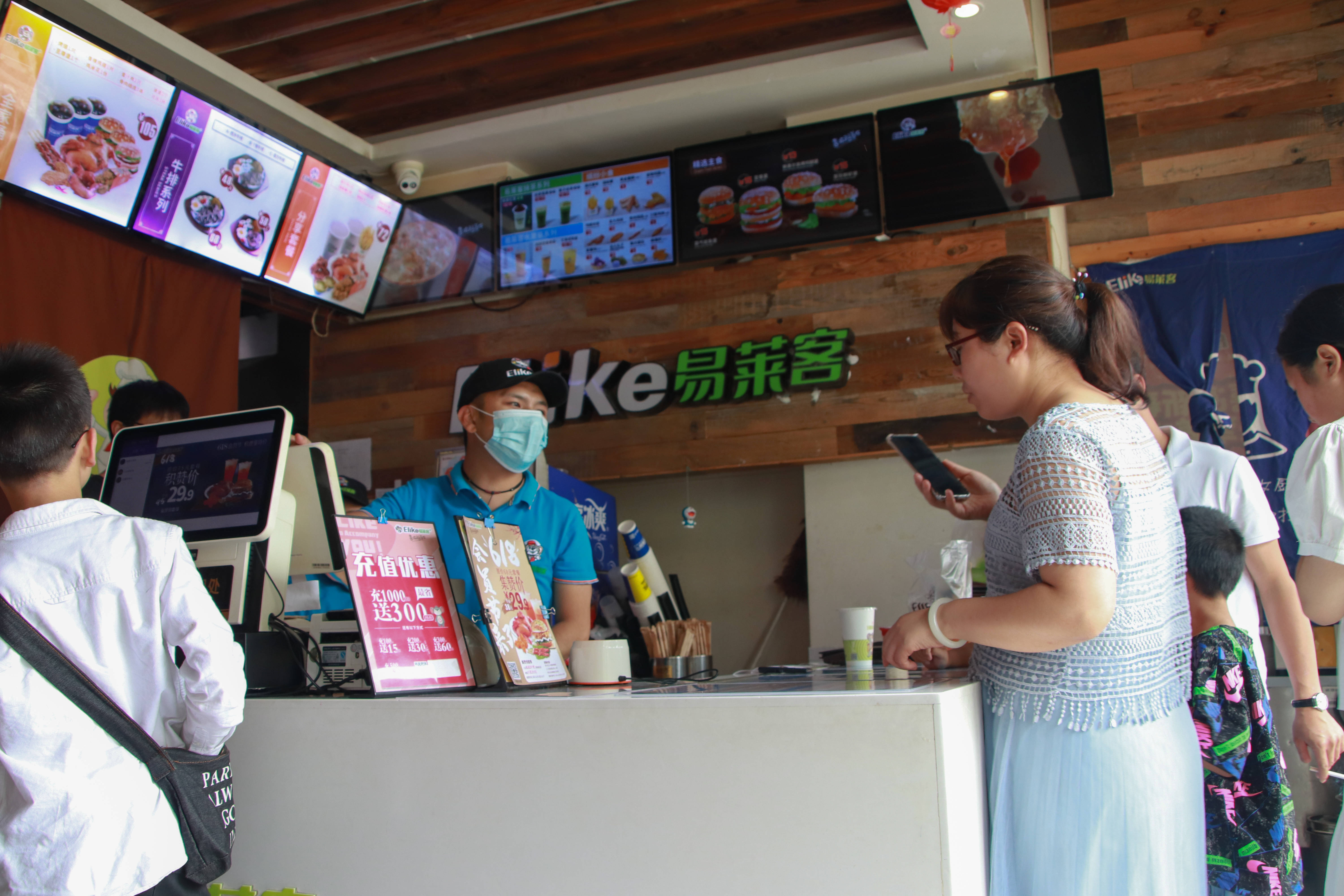 汉堡店店长工作好做吗,汉堡店要如何经营才比较好呢