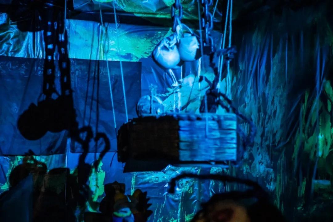 天津欢乐谷外面图片,天津欢乐谷2021万圣节灯光秀