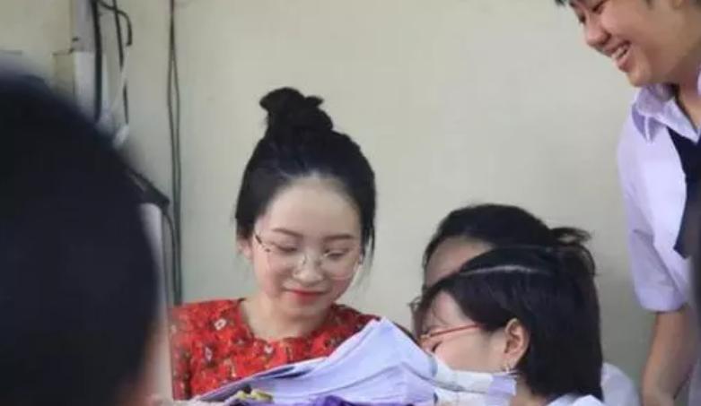 网红娃娃脸女数学老师,江苏娃娃脸女老师