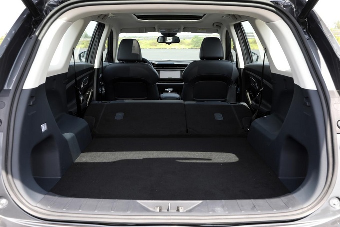 长安欧尚x7为什么比合资贵 (长安欧尚x7各价位区别)