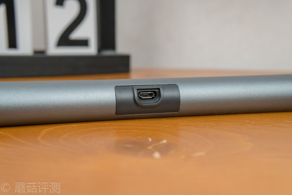 明基screenbar屏幕挂灯效果,明基显示器屏幕挂灯