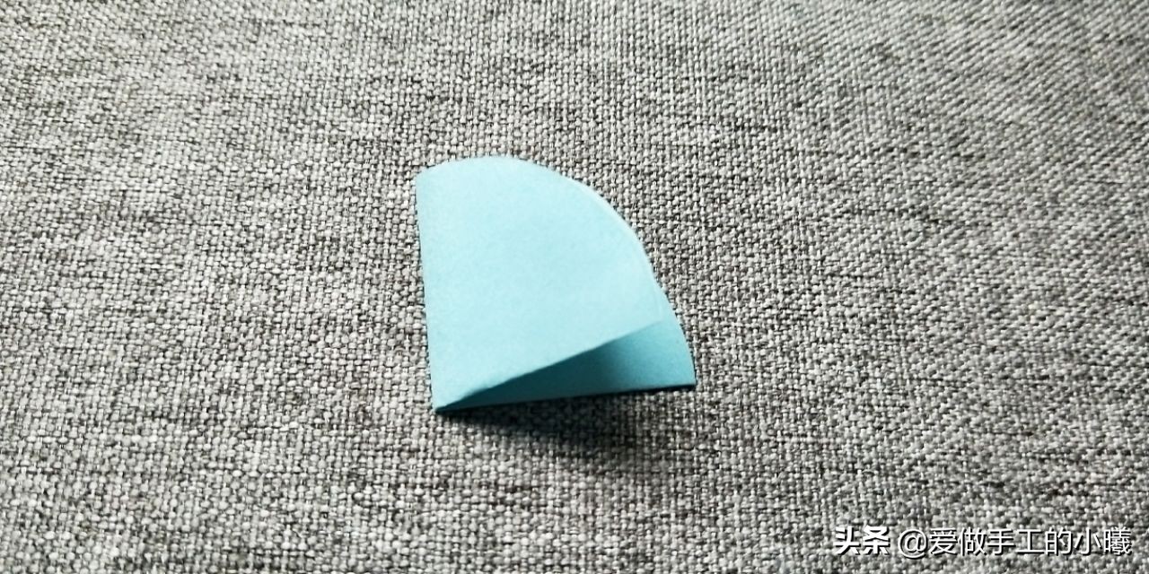 小雨伞折纸复杂版与简易版,小雨伞折纸简单小班