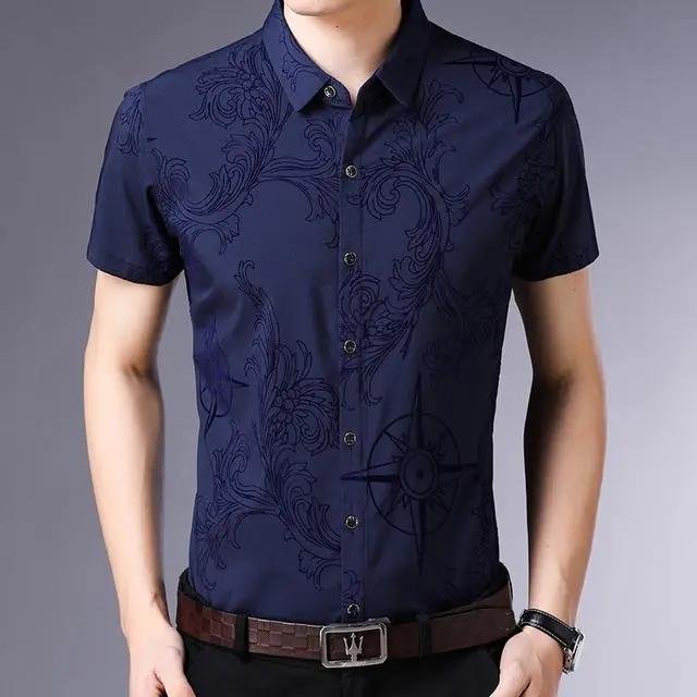 哇塞！43岁舅舅这样穿T恤，帅的让人心动，整条街回头率都归他