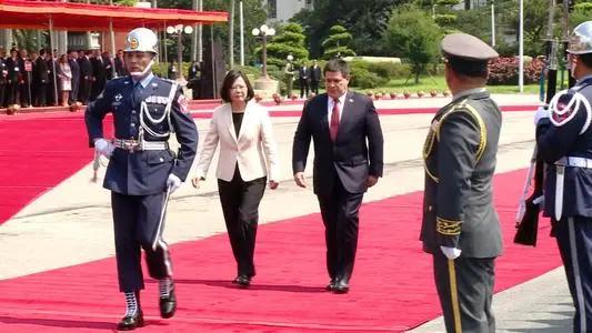 南美唯一承认“*独台**”的国家，是如何把自己作死的？