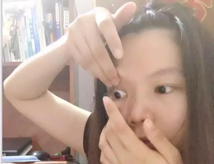 不会戴隐形眼镜拿什么可以练手,不会戴美瞳怎么办视频