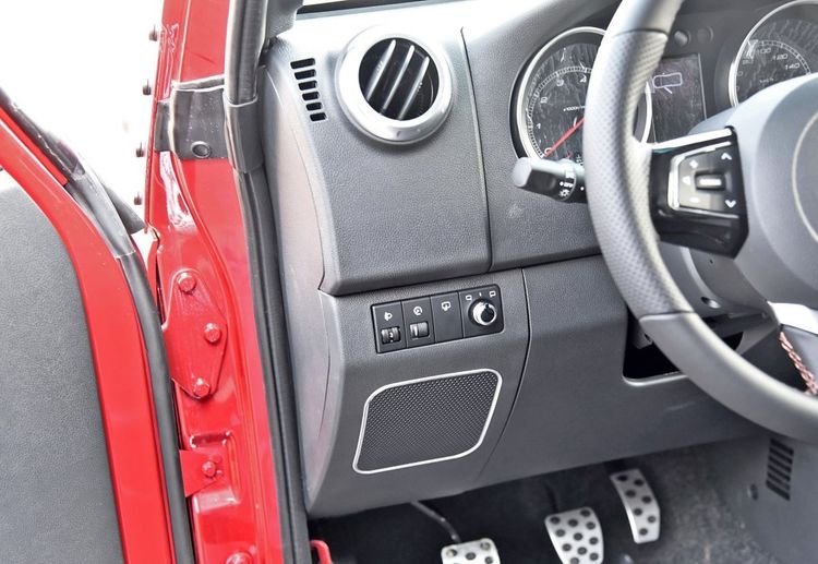 bj40两门版新款驾驶舒适堪比轿车,bj40三门版试驾视频