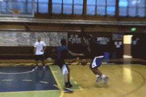 德文威廉姆斯原地胯下运球训练,nba2kol2德文布克运球过人技巧