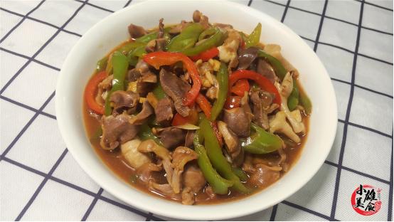 炒鸡胗先放泡菜还是鸡胗,炒鸡胗放郫县豆瓣酱吗