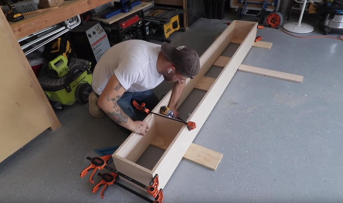 电视柜加隐形柜门一体效果图,悬空电视柜中间不做柜门好看吗