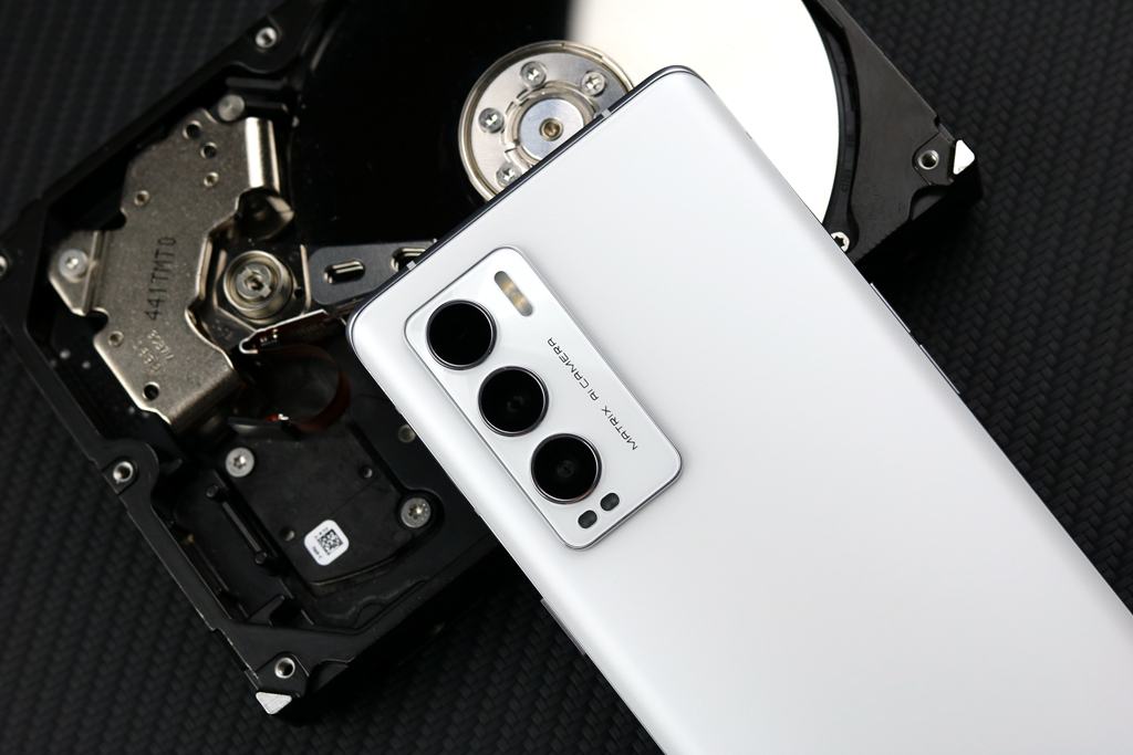 标准“水桶”级配置，realmeGT大师探索版评测，骁龙870+120Hz屏