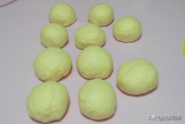 不加黄油炼乳葡萄干面包,蛋挞加淡奶油和炼乳葡萄干做法