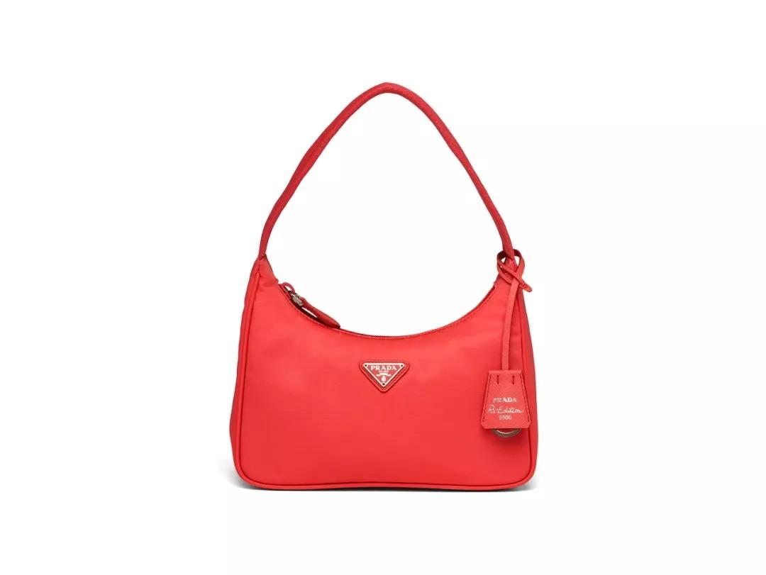 乔欣的包能装下什么,乔欣真的很有钱吗