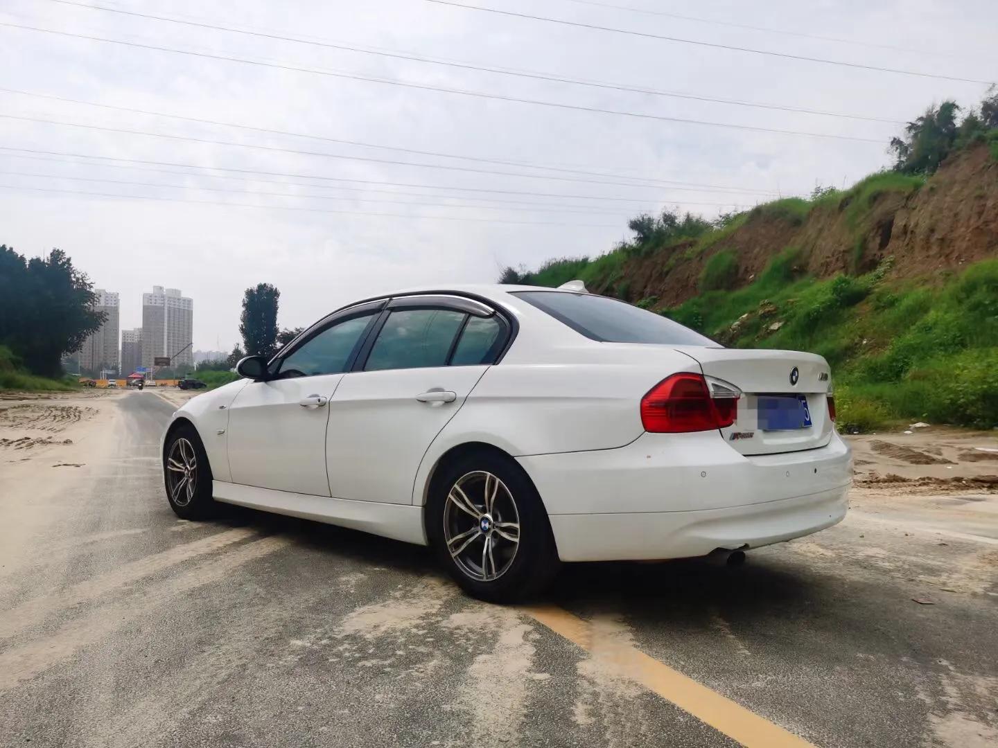 3万多块钱的宝马是什么车,十几年的宝马值不值得入手