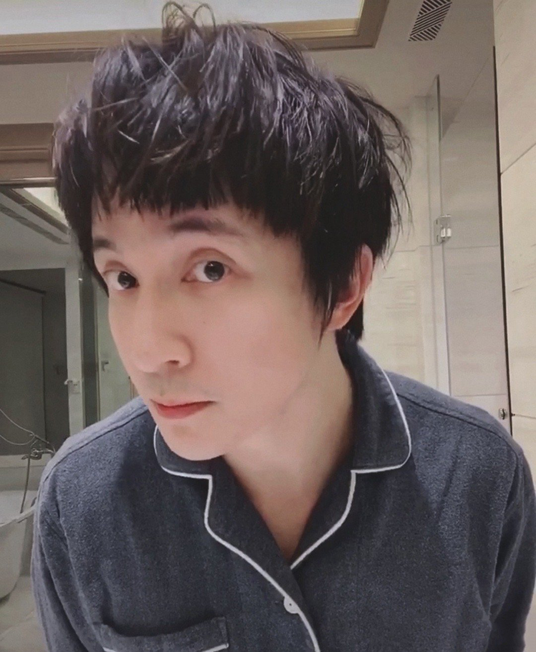 薛之谦发型怎么修剪,薛之谦剃胡子