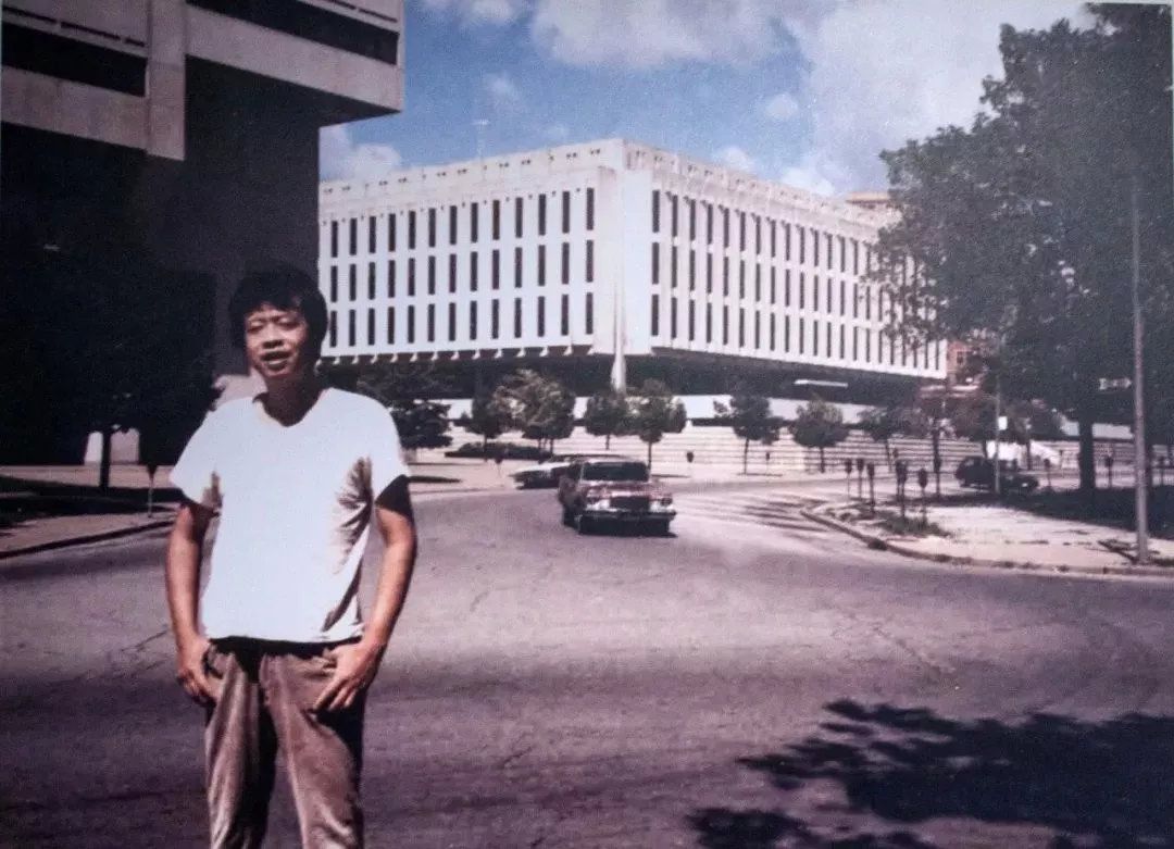 这部最具争议的“*爱性**”小说，戏谑之下隐藏着最刻骨的爱情