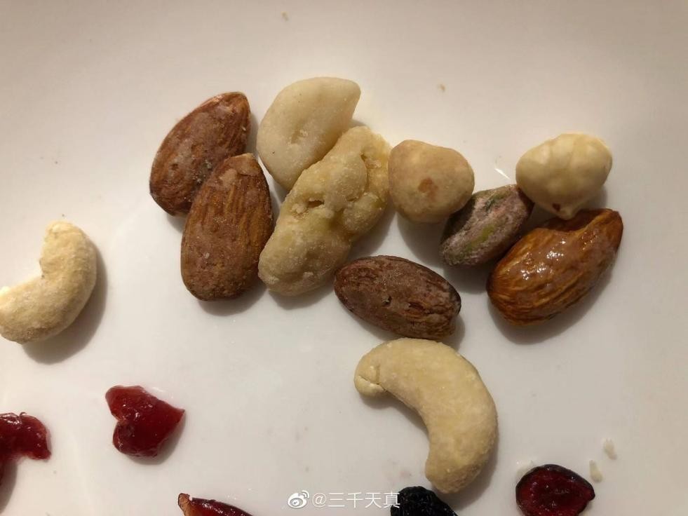 三只松鼠：章三疯的零食帝国，怎么了？