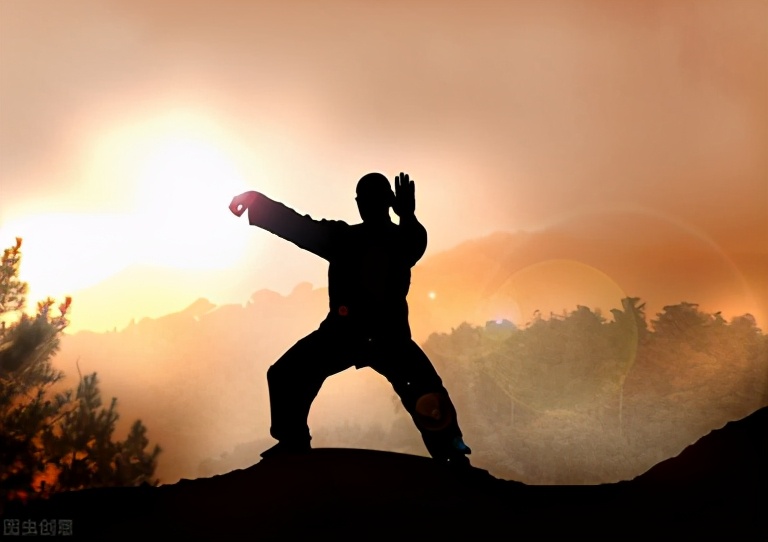 这才是传统武术通背拳,自学太极拳的拳法