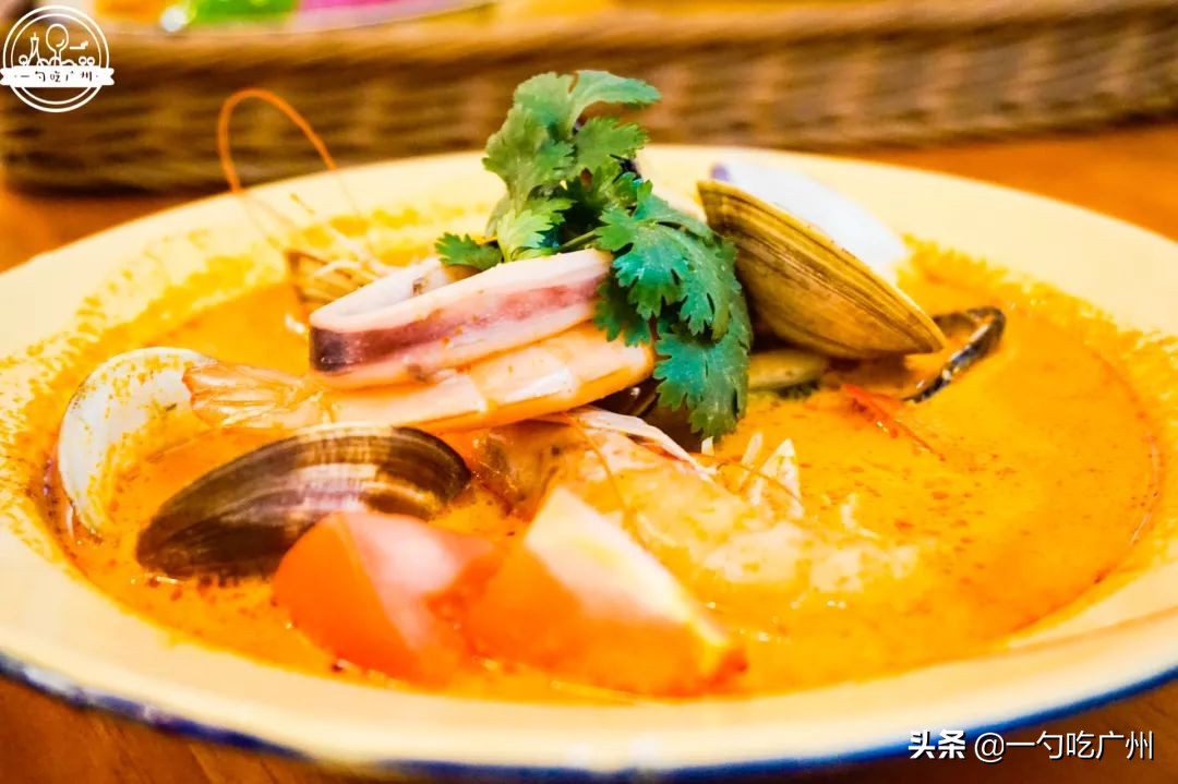 神经病啊!在泰国卖100的绿奶茶这只卖18?真相竟是老板有租收..