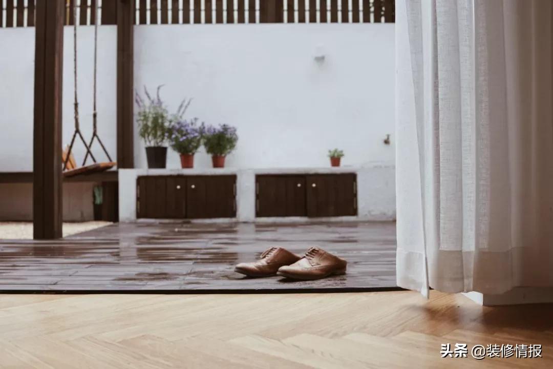 她买下32㎡上海老旧学区房,为女儿打造小桃园还有20㎡舒适大庭院