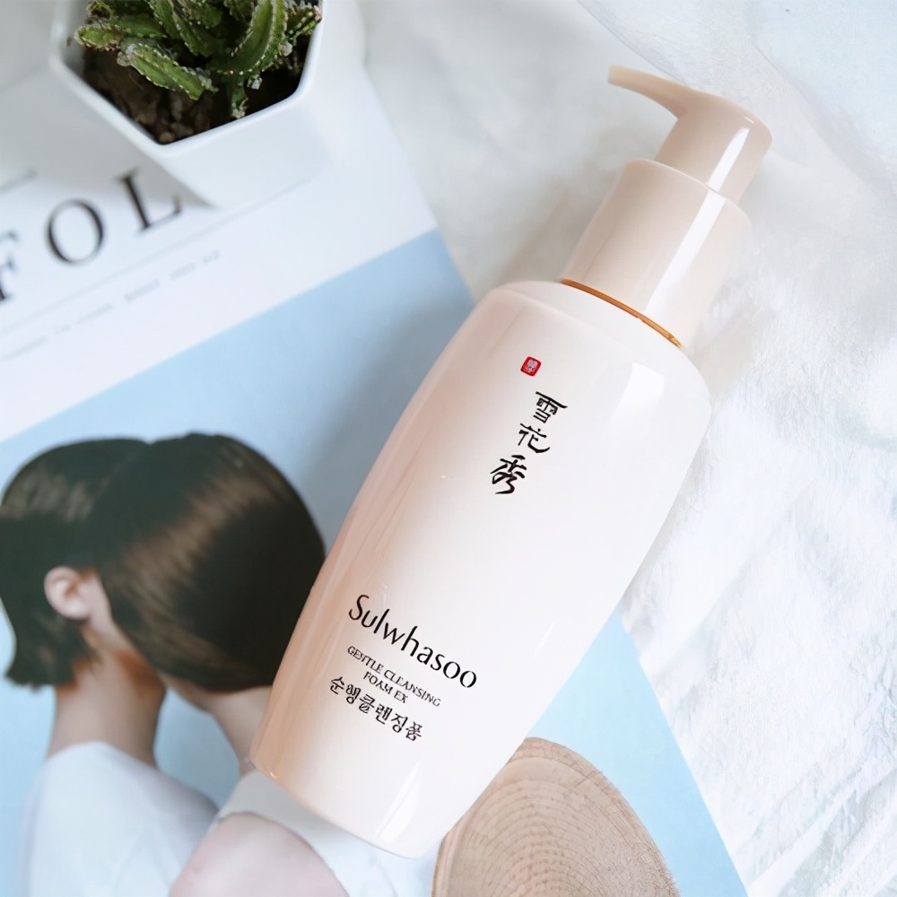 清洁与补水双结合的洗面奶,洗面奶清洁力强且温和推荐