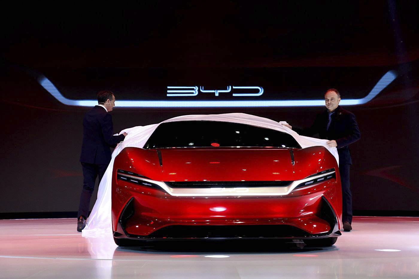 头部企业咋看补贴退坡?比亚迪杨昭称新能源规模化有望挑战燃油车