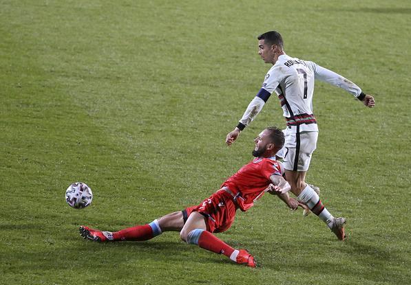 世预赛c罗遇门线悬案,世预赛三场