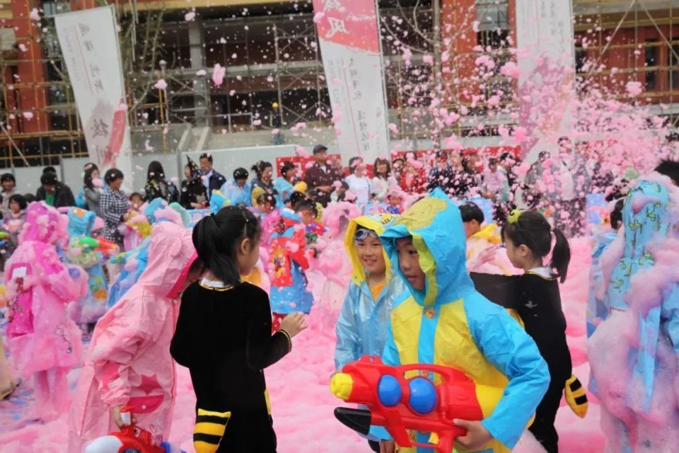 与你童乐优惠团购,兰州碧桂园学校国庆演出