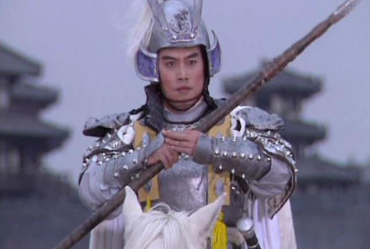 赵云为什么要重用黄忠,赵云黄忠马超封侯没