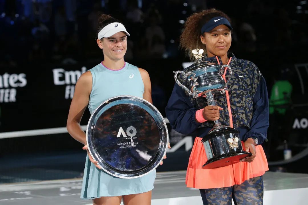 弃美入日,这位日本“黑人”姑娘,为什么能成为体坛圈钱女王?