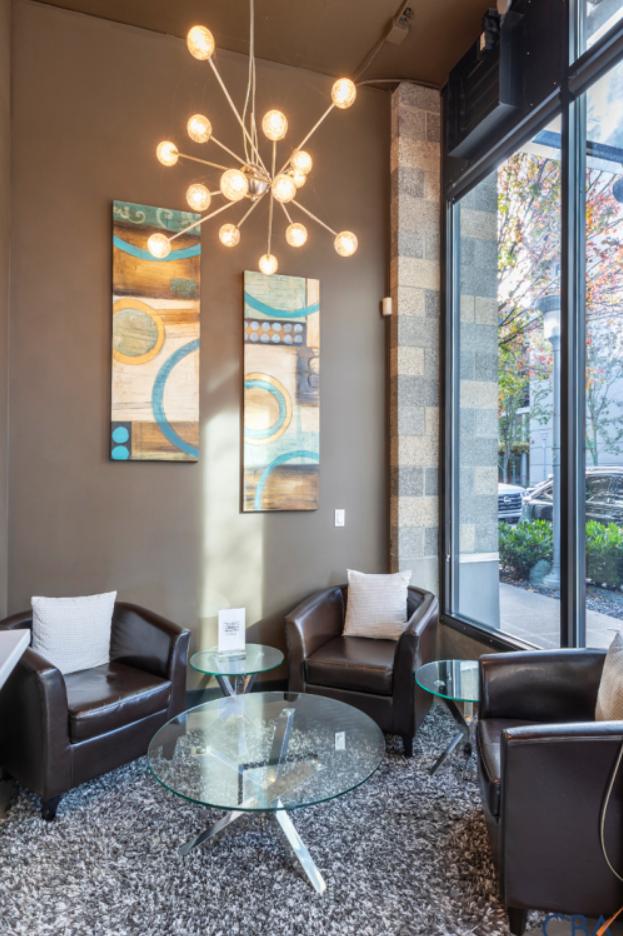 西雅图本图的漂亮小门面，新，精致